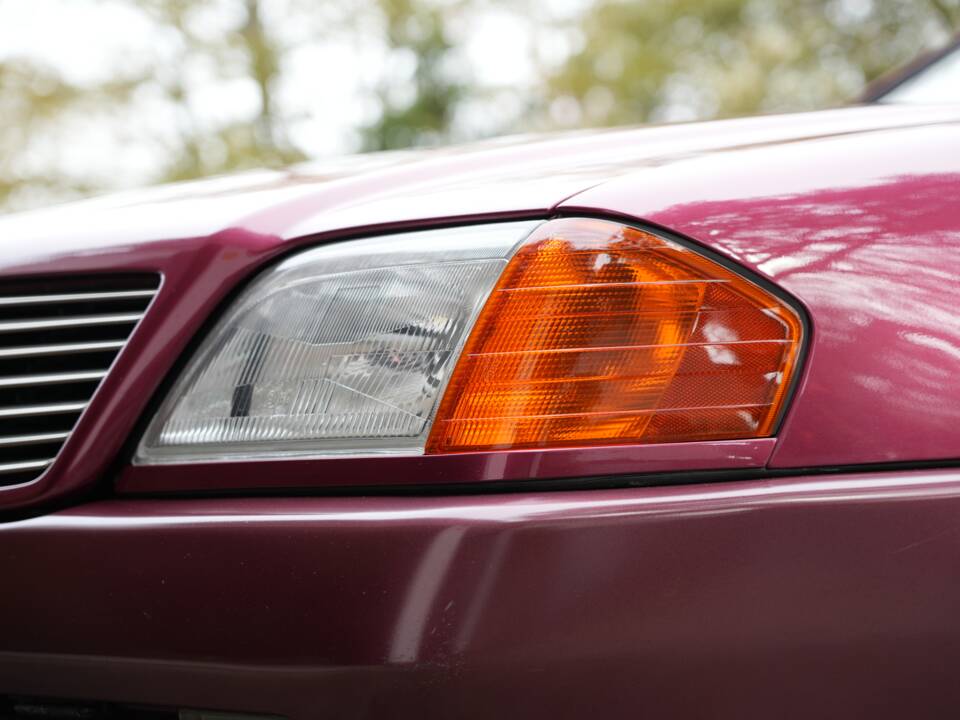 Image 18/95 of Mercedes-Benz 300 SL (1993)