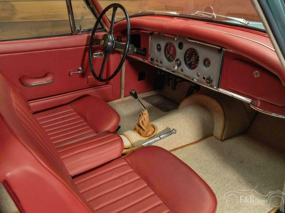 Image 14/19 of Jaguar XK 150 FHC (1958)