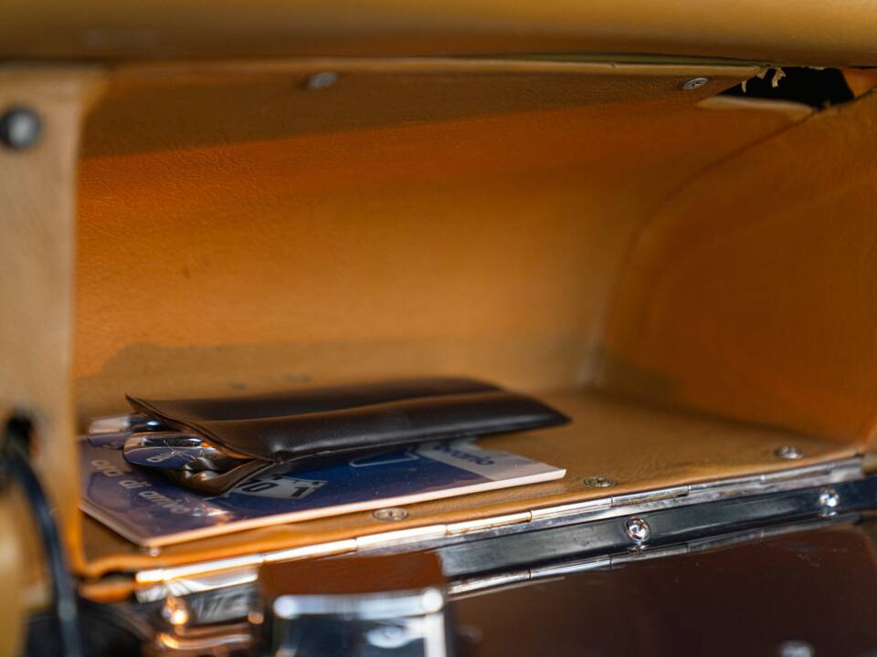 Image 44/50 de Mercedes-Benz 280 SL (1969)