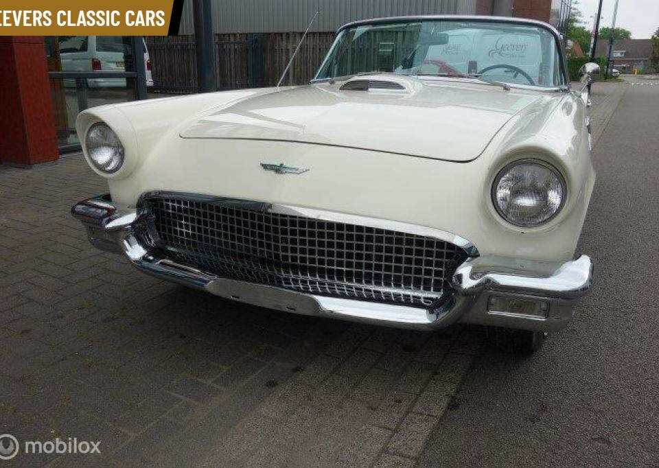 Image 3/6 of Ford Thunderbird (1957)