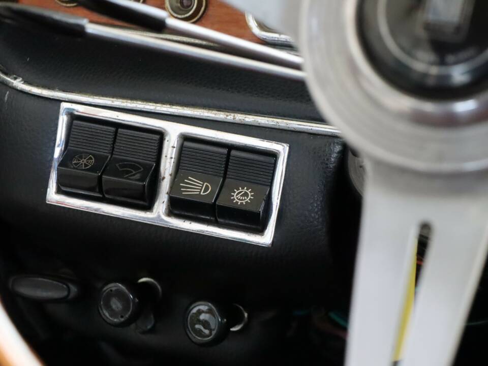 Bild 50/50 von FIAT 1300 Vignale (1965)