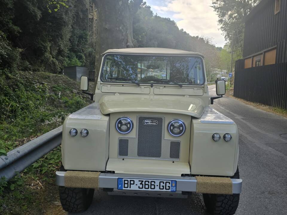 Bild 17/57 von Land Rover 110 (1989)