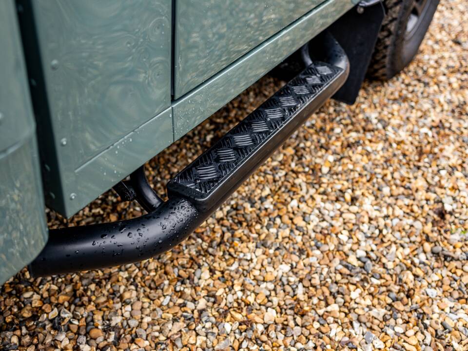 Bild 44/45 von Land Rover Defender 110 (2015)