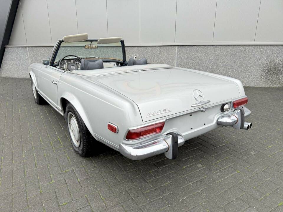 Image 4/36 of Mercedes-Benz 280 SL (1969)