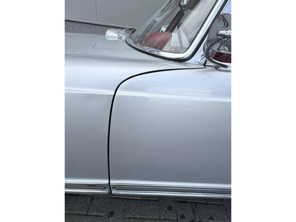 Image 25/50 of Mercedes-Benz 230 SL (1966)