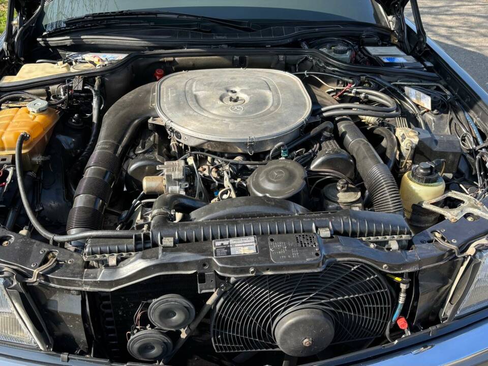 Bild 31/33 von Mercedes-Benz 560 SEC (1989)