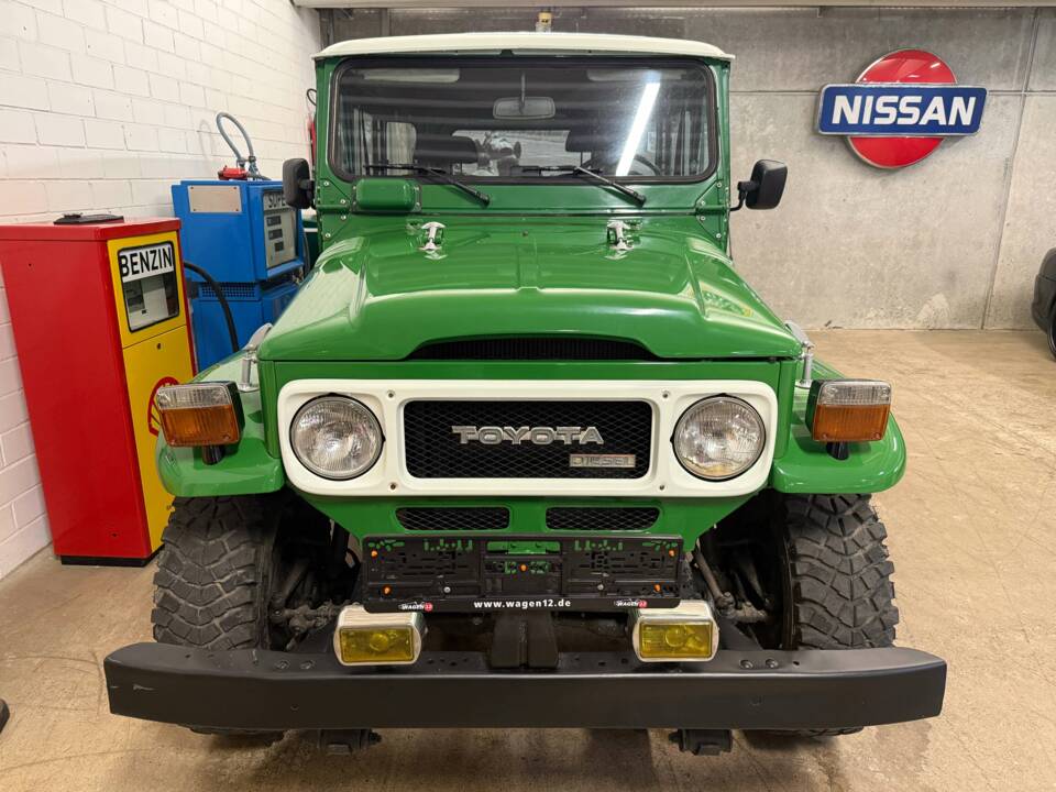 Bild 4/20 von Toyota Land Cruiser BJ 42 (1981)