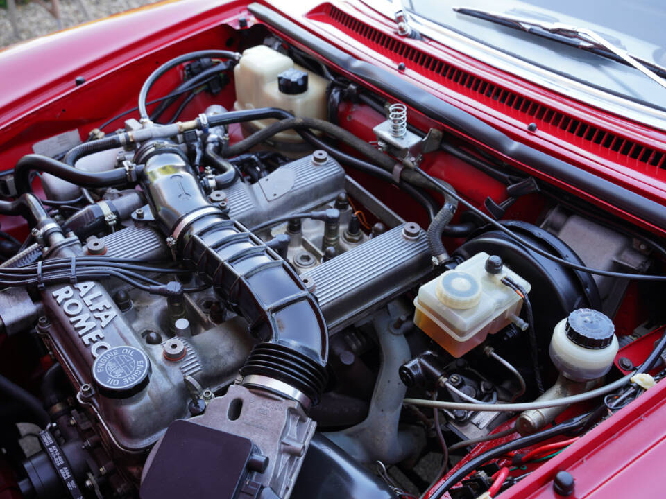 Image 40/50 of Alfa Romeo 2.0 Spider (1990)