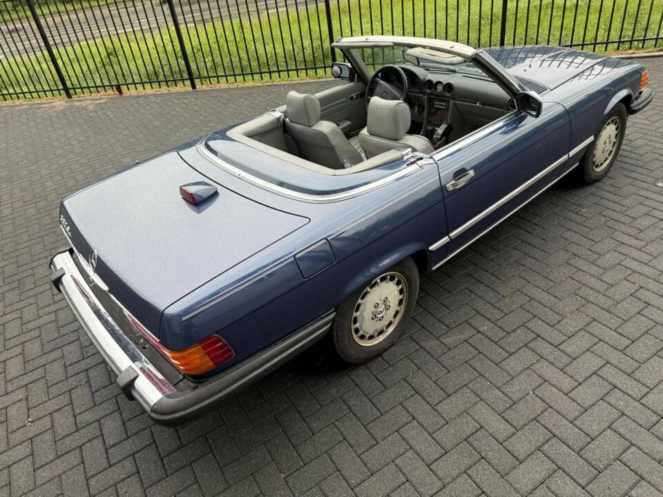Image 9/46 de Mercedes-Benz 560 SL (1986)