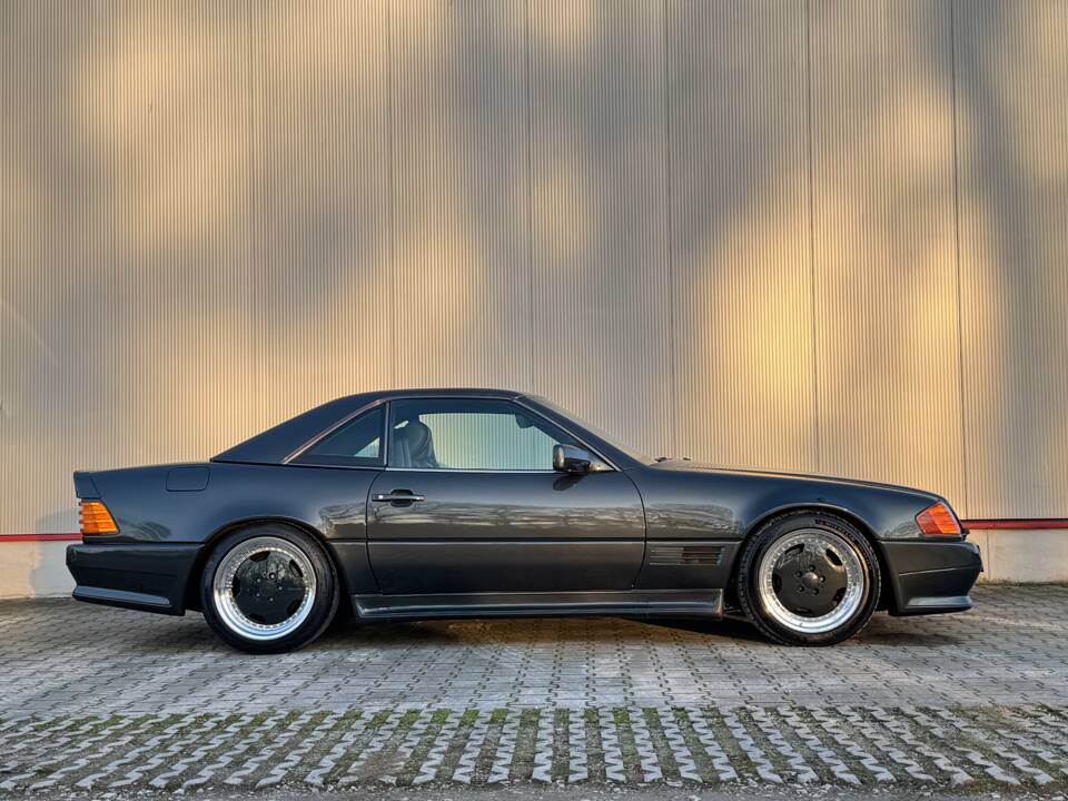Image 2/37 de Mercedes-Benz 500 SL 6.0 AMG (1990)
