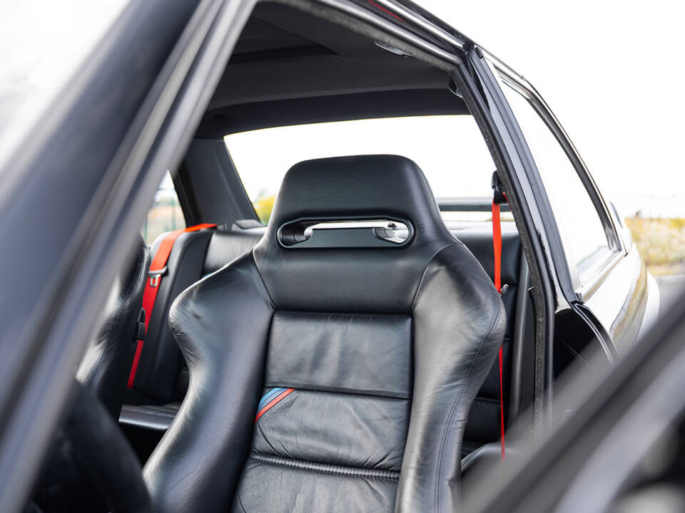 Image 43/91 de BMW M3 Sport Evo (1990)
