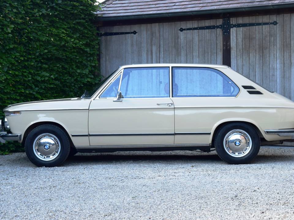 Imagen 3/26 de BMW Touring 2000 tii (1971)