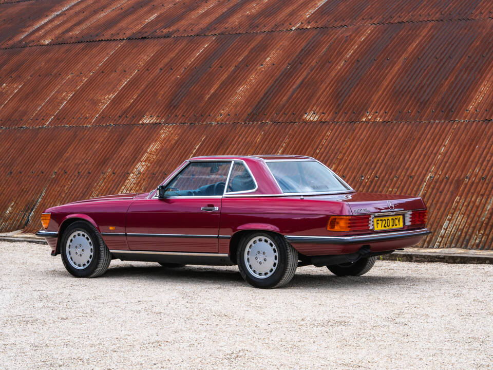 Immagine 6/36 di Mercedes-Benz 300 SL (1989)