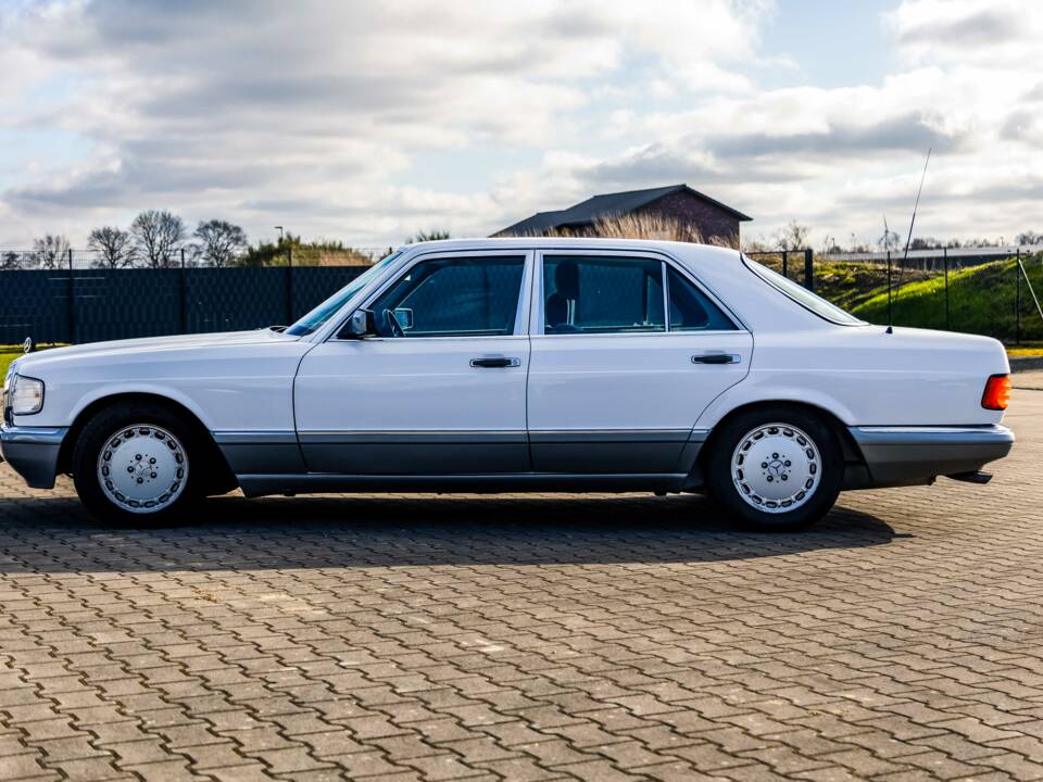Image 2/175 of Mercedes-Benz 420 SE (1986)