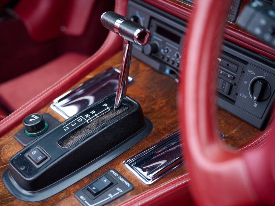 Image 20/50 of Jaguar XJS 6.0 (1993)