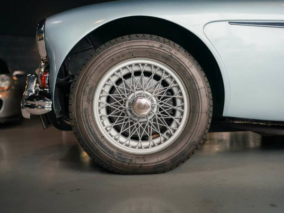 Image 12/27 de Austin-Healey 3000 Mk III (BJ8) (1967)