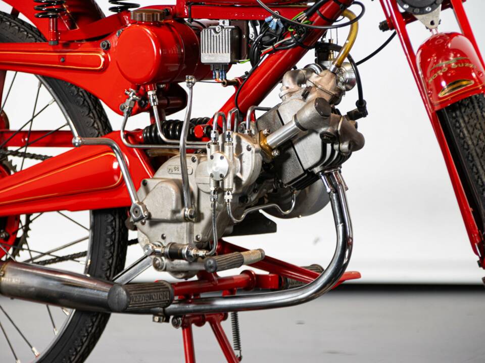 Imagen 31/50 de Moto Guzzi DUMMY (1957)