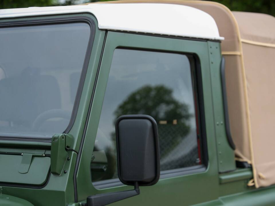 Immagine 15/50 di Land Rover 90 (1990)