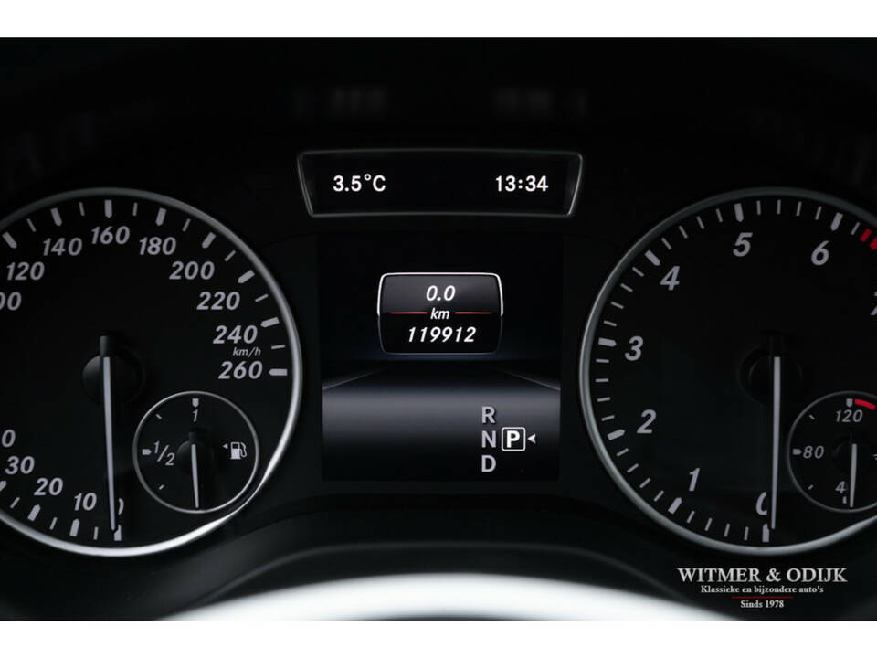 Image 25/32 of Mercedes-Benz A 180 (2014)