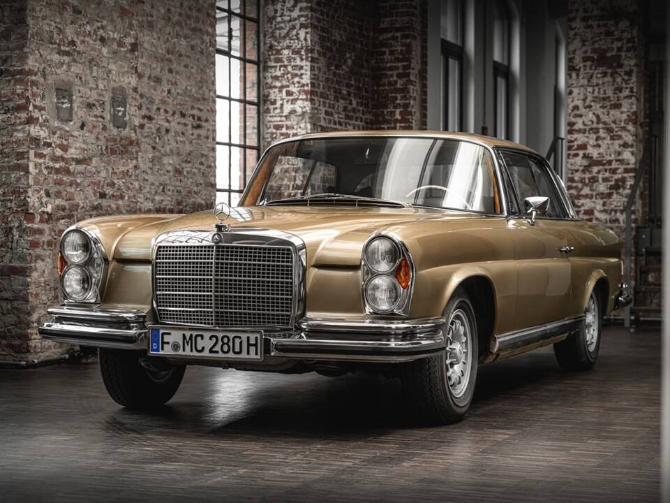 Image 7/30 of Mercedes-Benz 280 SE (1970)
