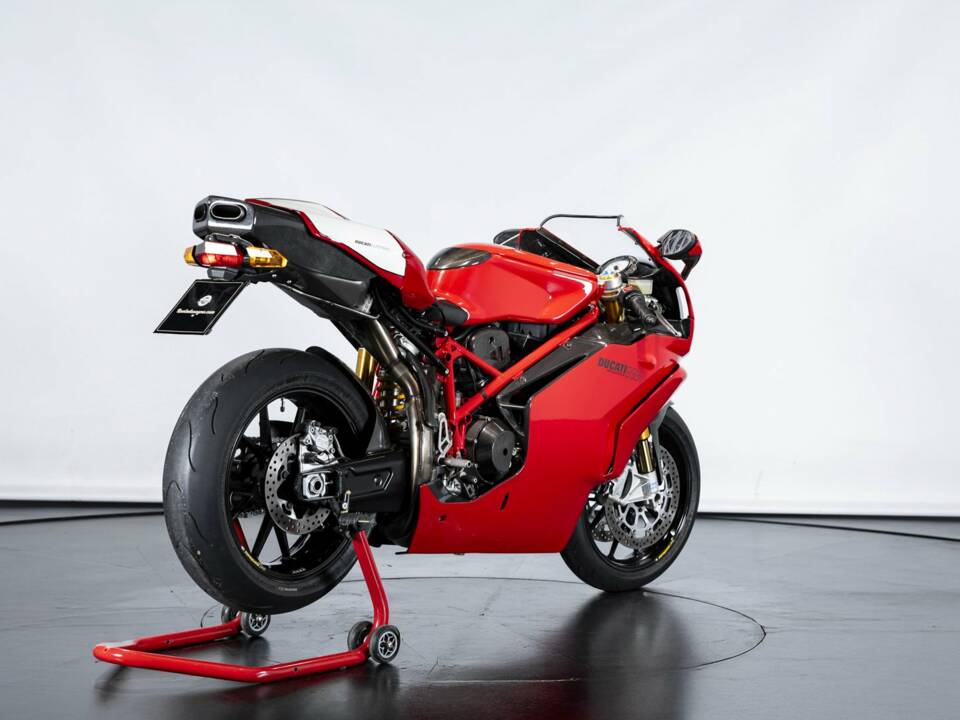 Bild 4/40 von Ducati DUMMY (2004)