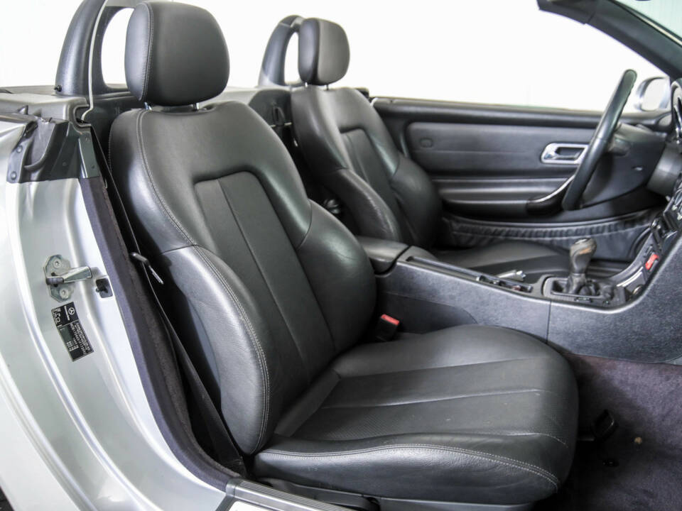 Bild 16/50 von Mercedes-Benz SLK 320 (2000)