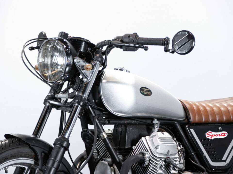 Bild 28/50 von Moto Guzzi V 35 III (1986)