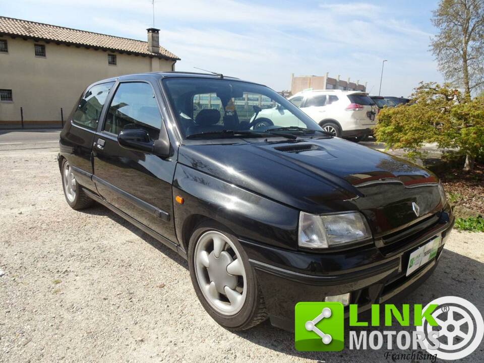 Afbeelding 1/10 van Renault Clio I 1.8 16V (1994)