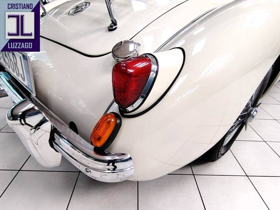 Image 17/61 of MG MGA 1500 (1958)