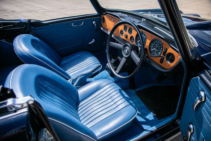 Image 2/31 of Triumph TR 5 PI (1968)
