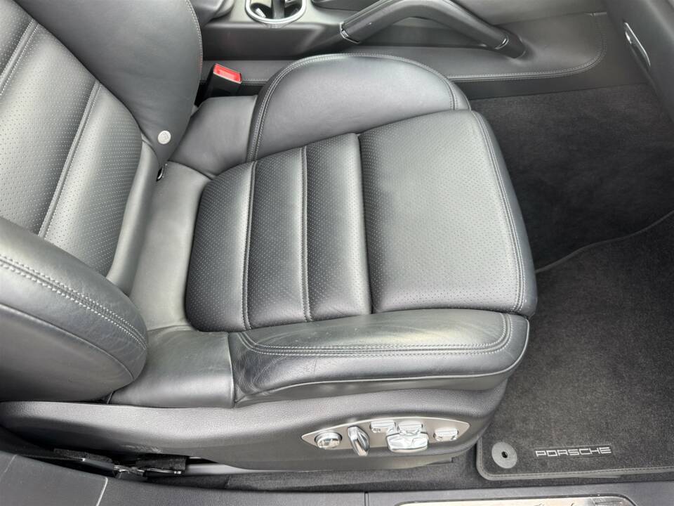 Bild 29/63 von Porsche Cayenne Turbo (2010)