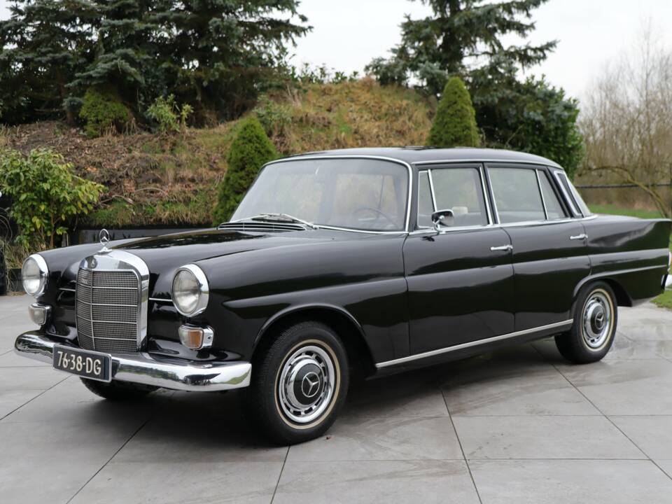 Afbeelding 12/50 van Mercedes-Benz 230 S (1967)