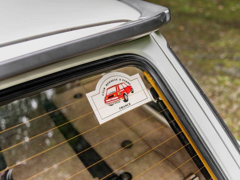 Image 24/49 of Renault R 5 Turbo 2 (1984)