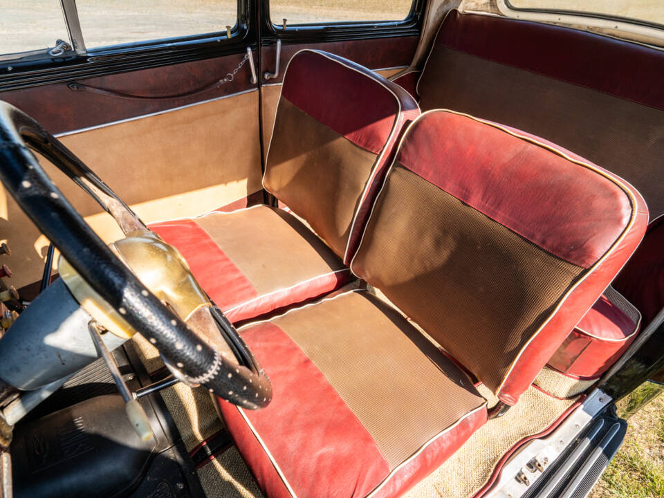 Image 18/35 of SIMCA 8 - 1200 (1951)