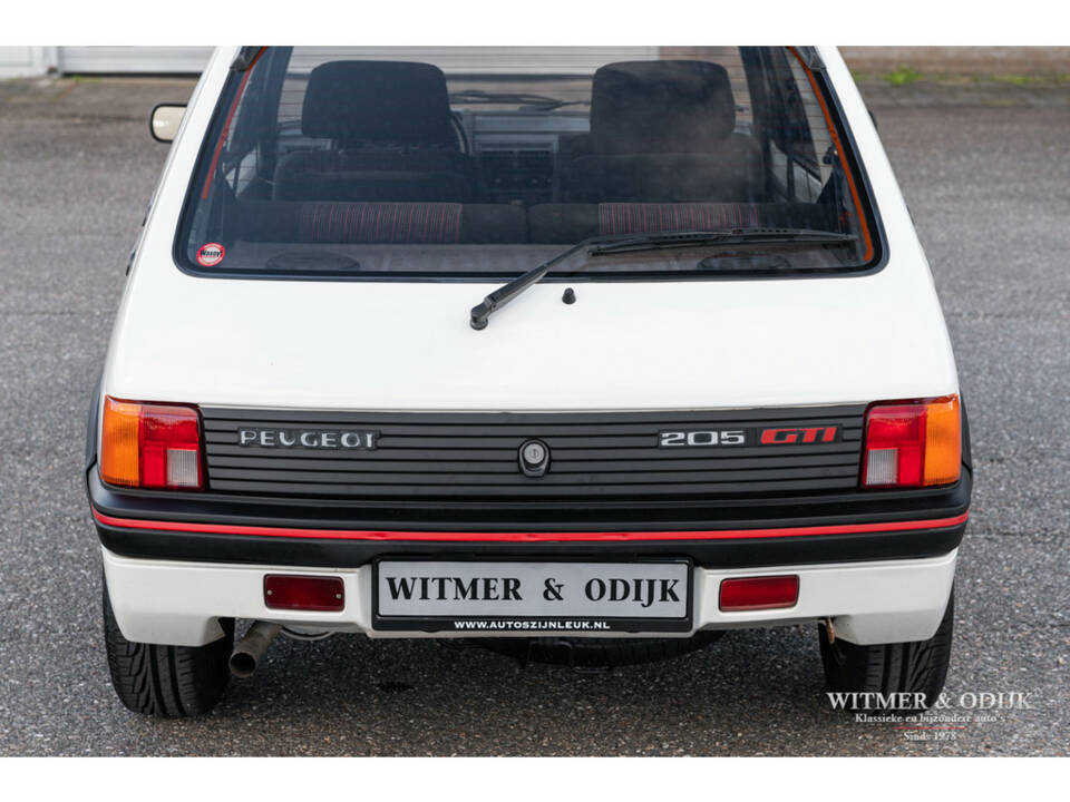 Bild 15/23 von Peugeot 205 GTi (1987)