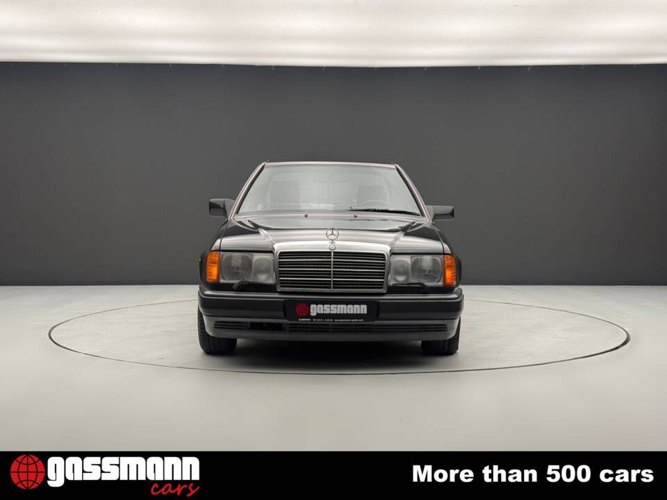 Image 2/15 de Mercedes-Benz 300 CE-24 (1990)