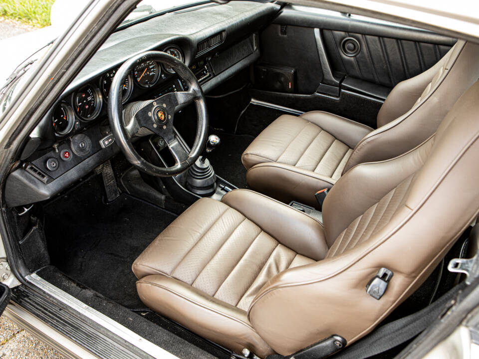 Image 10/47 of Porsche 911 Turbo 3.3 (1983)