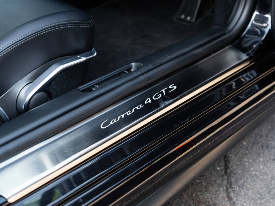 Imagen 50/51 de Porsche 911 Carrera 4 GTS (2012)
