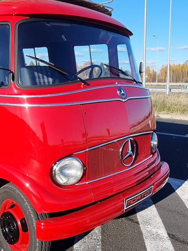 Afbeelding 13/55 van Mercedes-Benz L 319 D (1967)