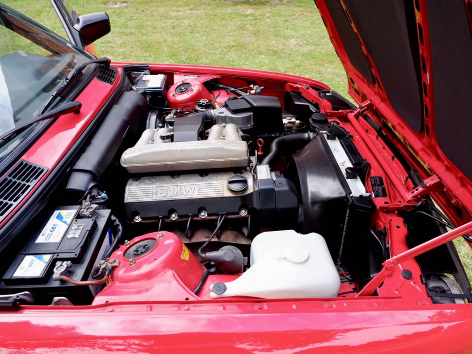 Imagen 10/26 de BMW 318i (1992)
