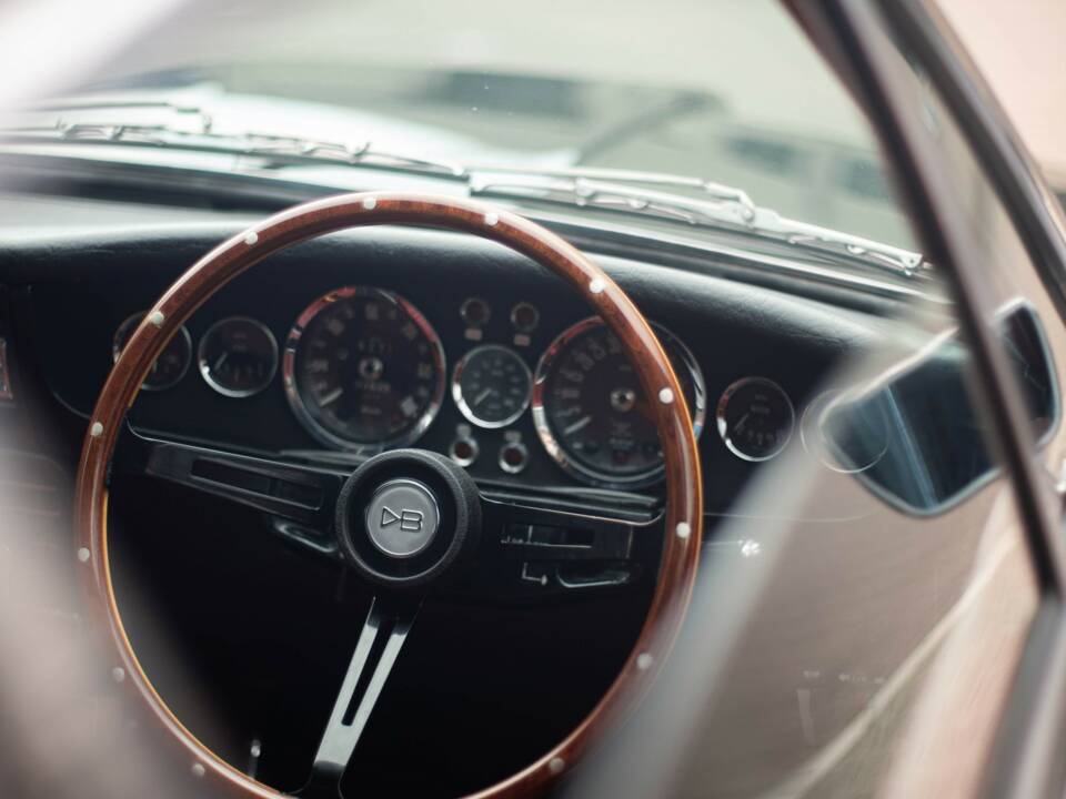 Bild 12/25 von Aston Martin DBS (1970)