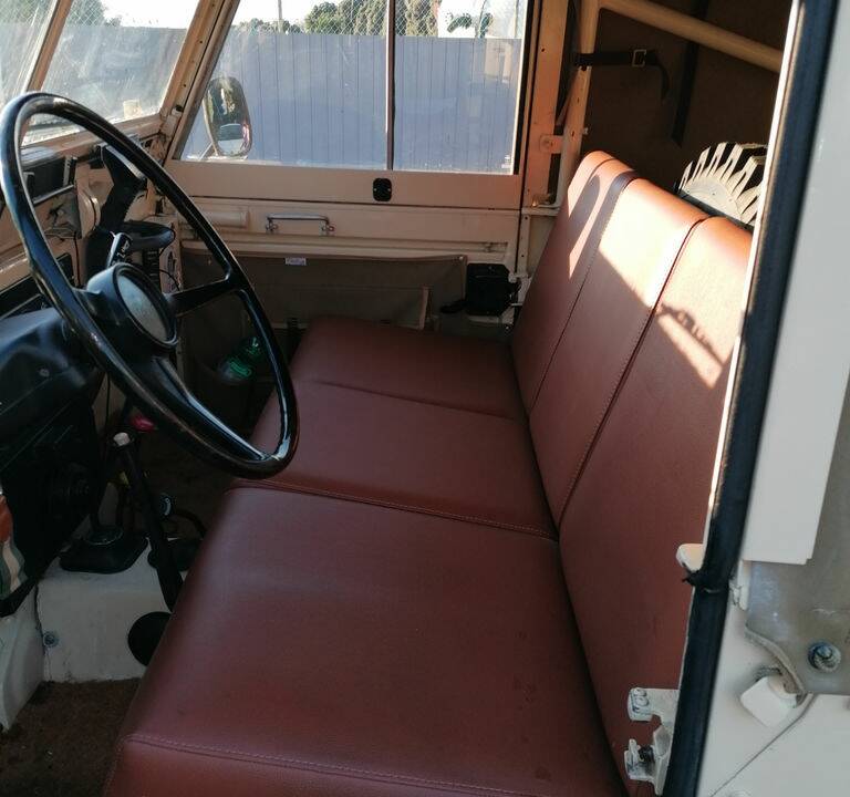 Bild 2/8 von Land Rover 109 (1978)