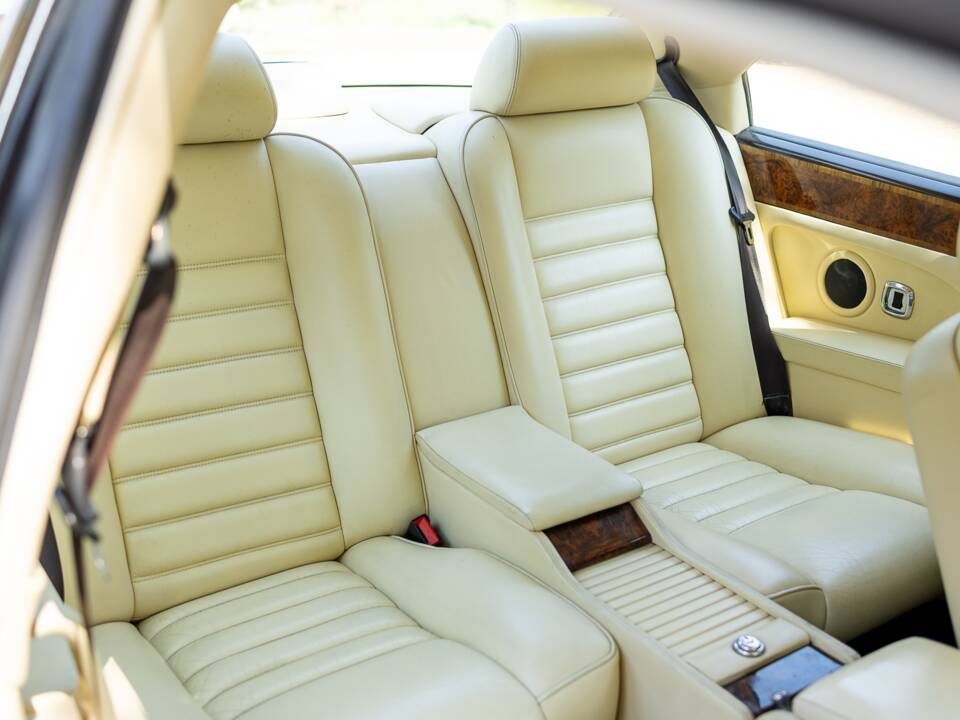 Image 40/50 of Bentley Continental R (1997)
