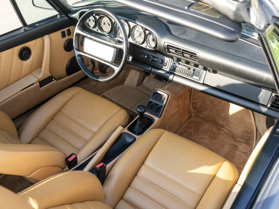 Bild 22/34 von Porsche 911 Carrera 4 (1991)