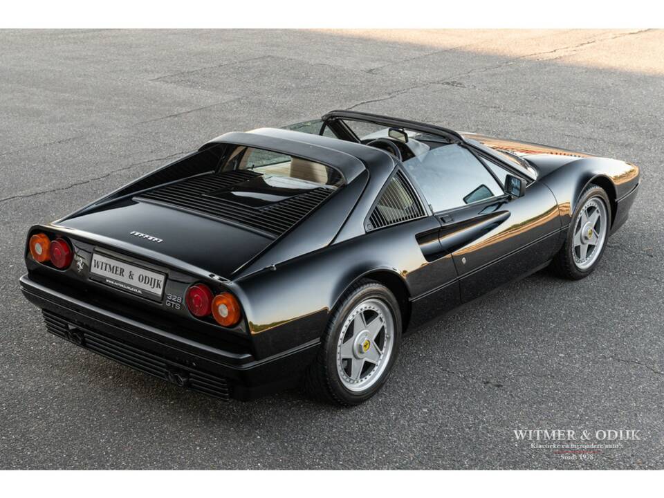 Afbeelding 16/32 van Ferrari 328 GTS (1989)