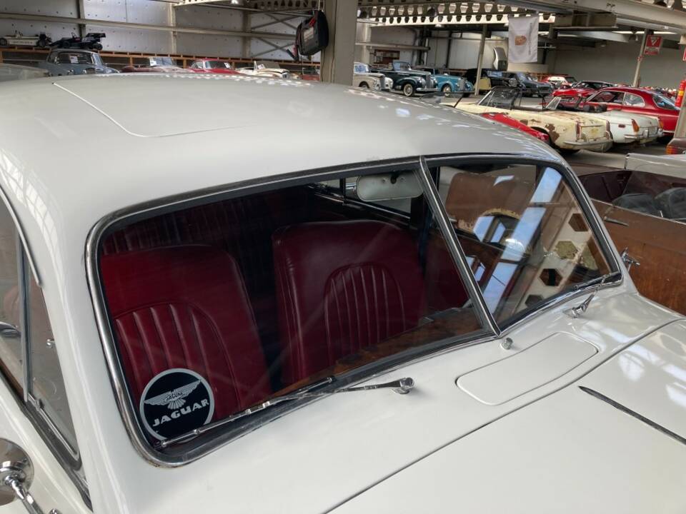 Image 29/38 of Jaguar Mk VII (1952)