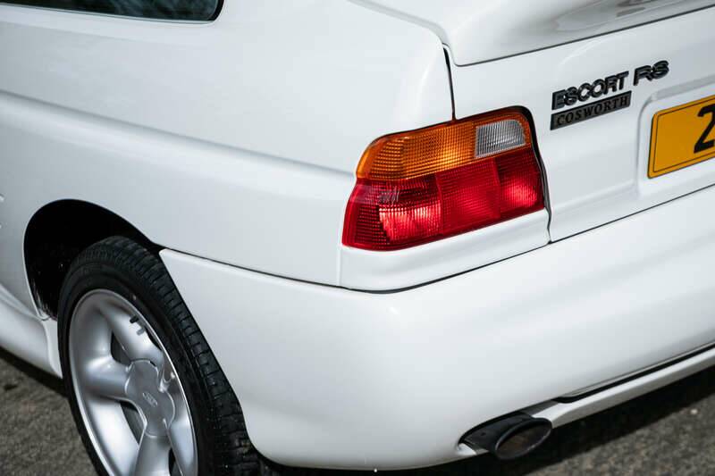 Bild 21/39 von Ford Escort RS Cosworth (1992)