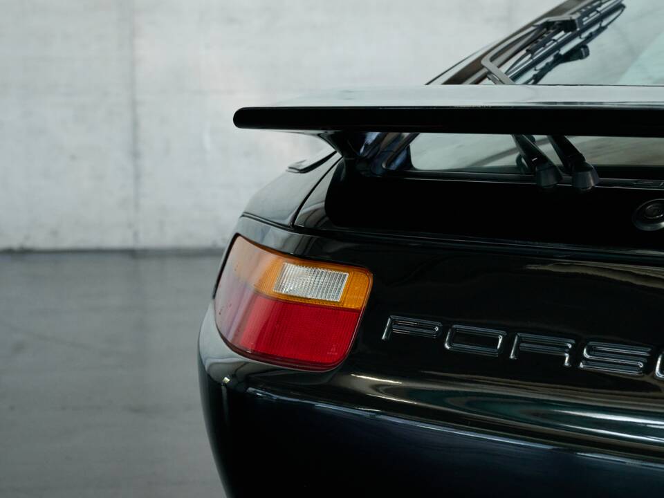 Afbeelding 30/50 van Porsche 928 S4 (1989)