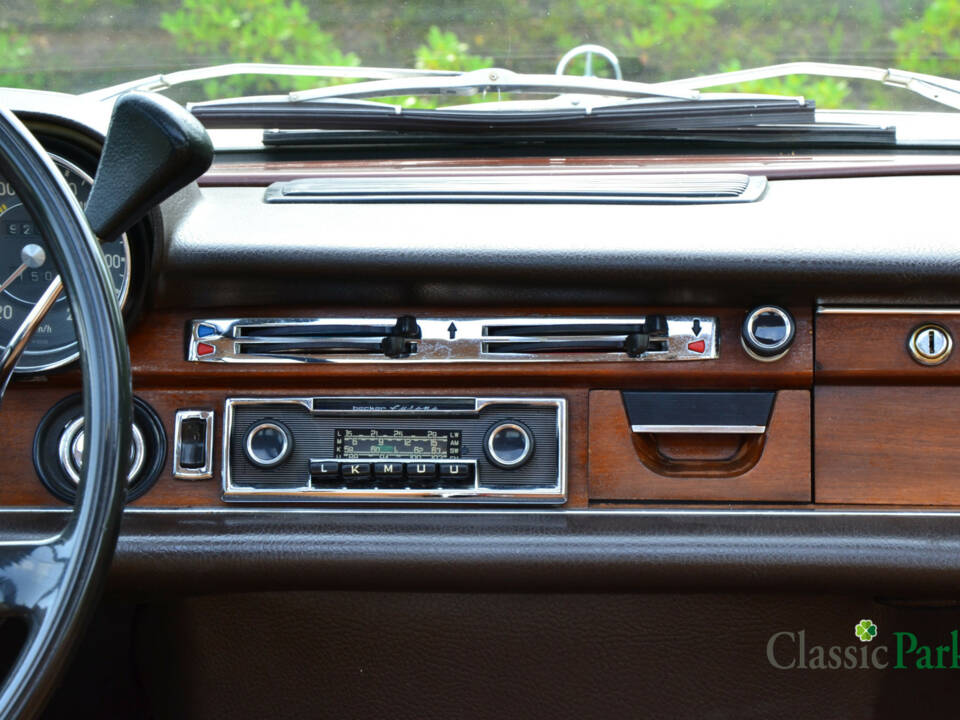 Bild 38/49 von Mercedes-Benz 280 SE 3,5 (1972)