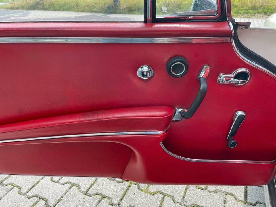 Imagen 11/20 de Mercedes-Benz 220 SE b (1965)